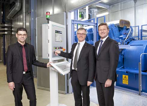 Inbetriebnahme des neuen Blockheizkraftwerks mit MWM Gasmotor TCG 2032 V16 im Mercedes-Benz Werk Rastatt