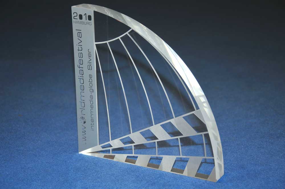 Glänzt noch immer wie einst: der Intermedia Globe Award in Silber, verliehen anlässlich des World Media Festivals 2010. 