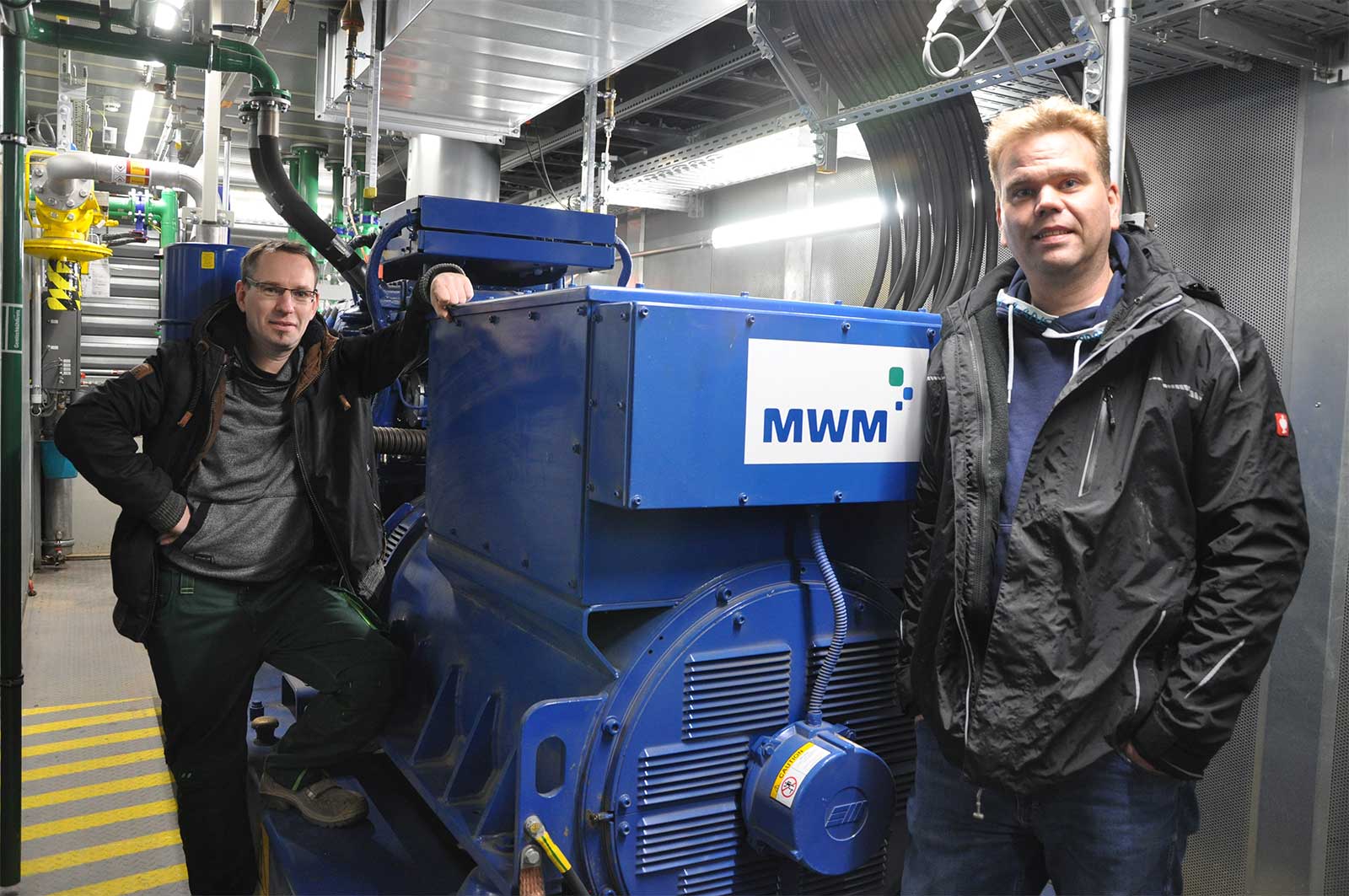 Dr. Matthias Mönch-Tegeder (r.), Leiter NOOREN Bioenergie Verwaltungs GmbH, und Tobias Jäsch (l.), Projektleiter Biogas bei NOOREN Bioenergie Verwaltungs GmbH. (© Nooren Bioenergie Verwaltungs GmbH)