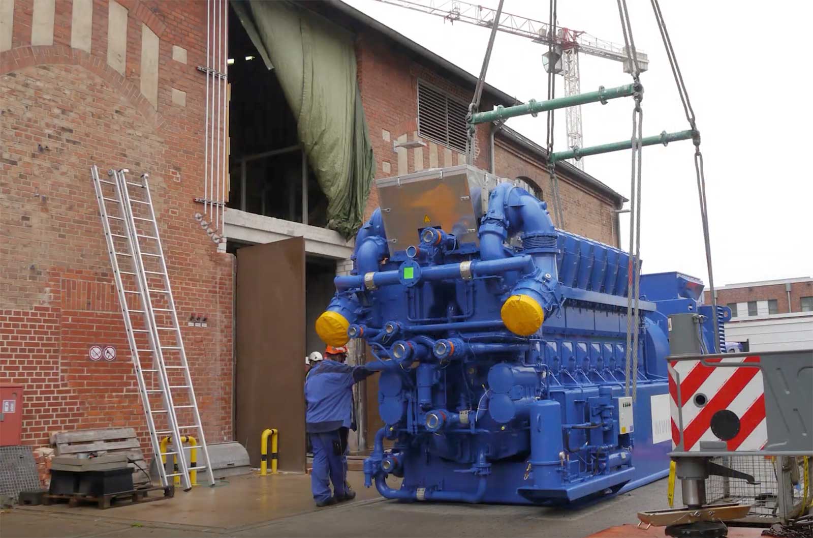 TCG 2032B V16 gas engine being delivered in Lüneburg.