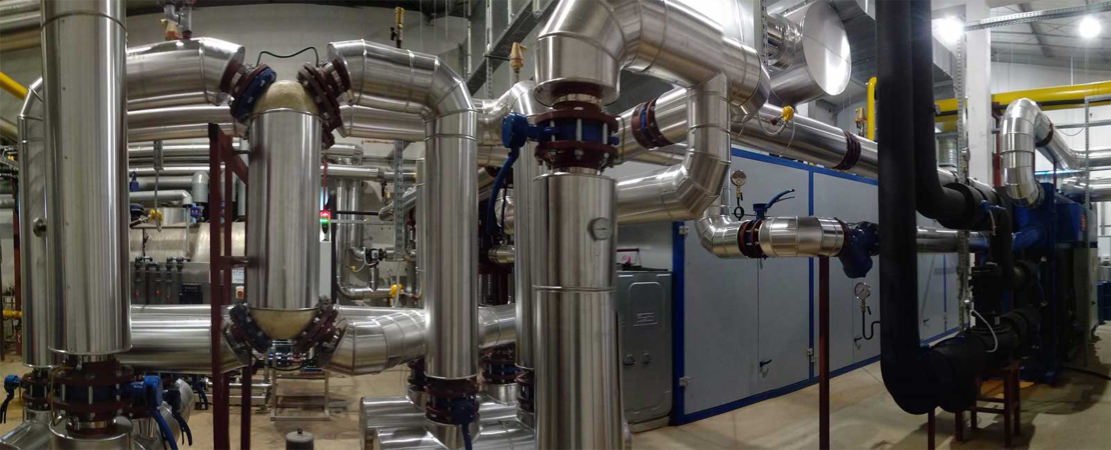 The CHP plant operates in polygeneration mode, supplying the facilities of Hajduk Group Sp. z o.o. with power, heat, cold, and steam. © Centrum Elektroniki Stosowanej CES Sp. z o.o.
